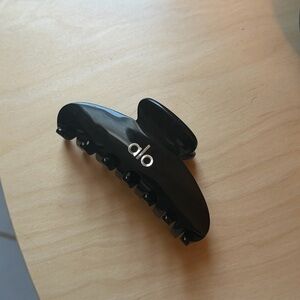 Alo Claw Clips | Black